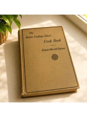 Antique 1922 Fannie Farmer Boston Cooking School Cookbook HC Revised Ed